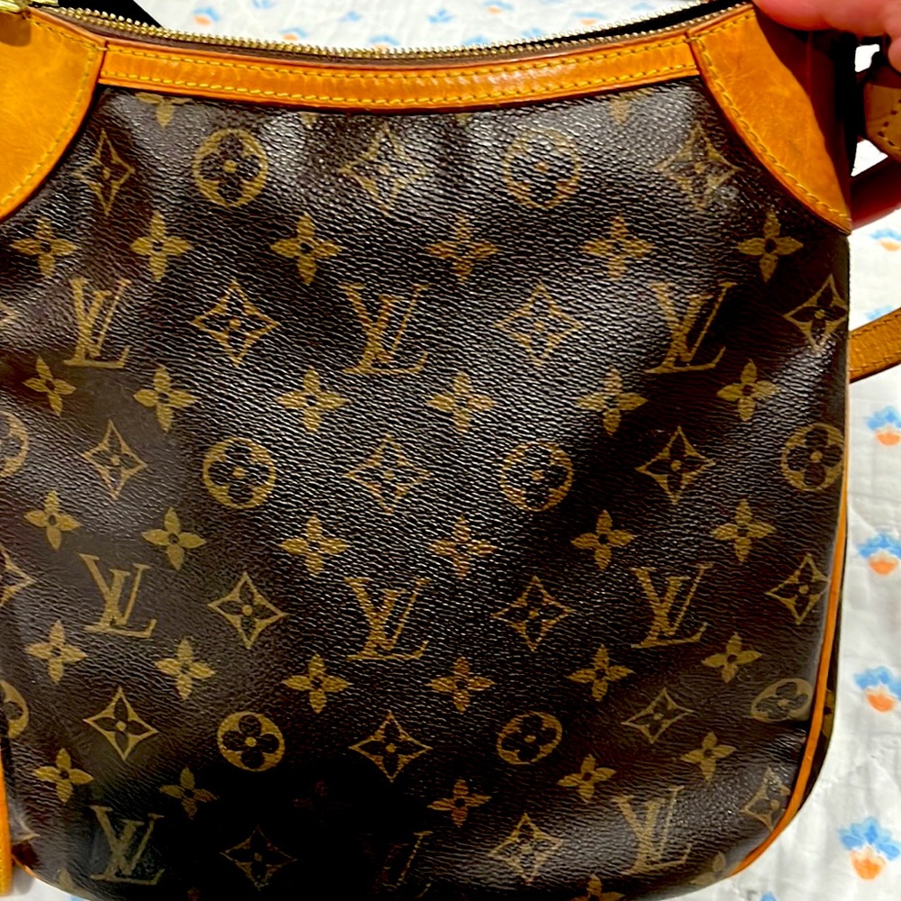 canvas LV  crossbody!